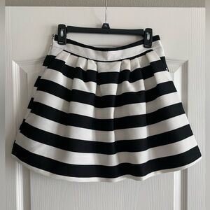 Black & white striped mini skirt size Medium